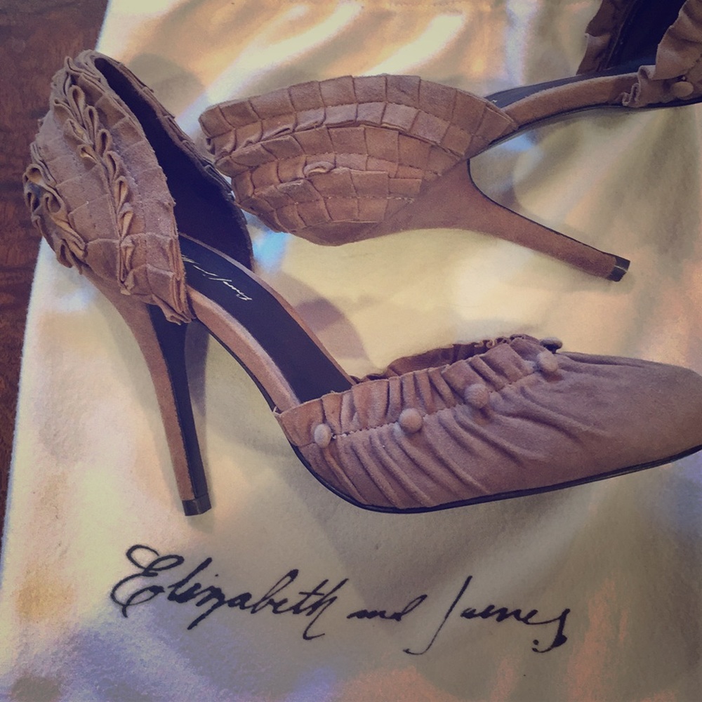 Elizabeth and James Sued pumps, never worn
